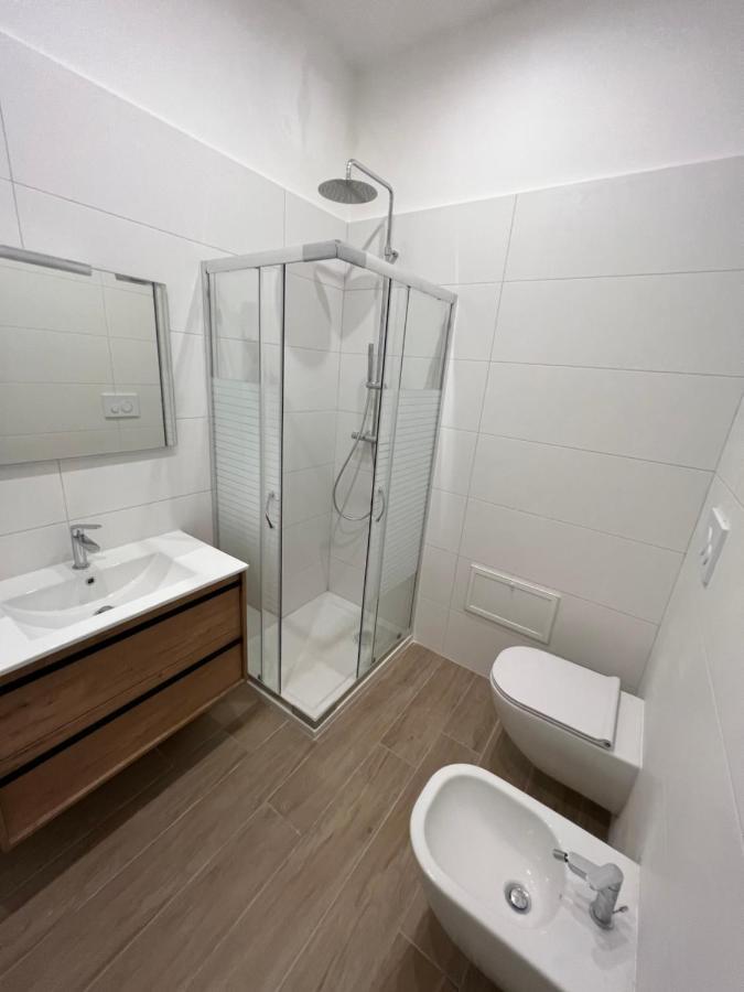 Citywise Vittorio - Independent Apartment Near Bari Central Station Buitenkant foto