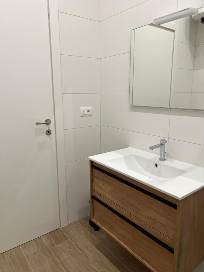 Citywise Vittorio - Independent Apartment Near Bari Central Station Buitenkant foto