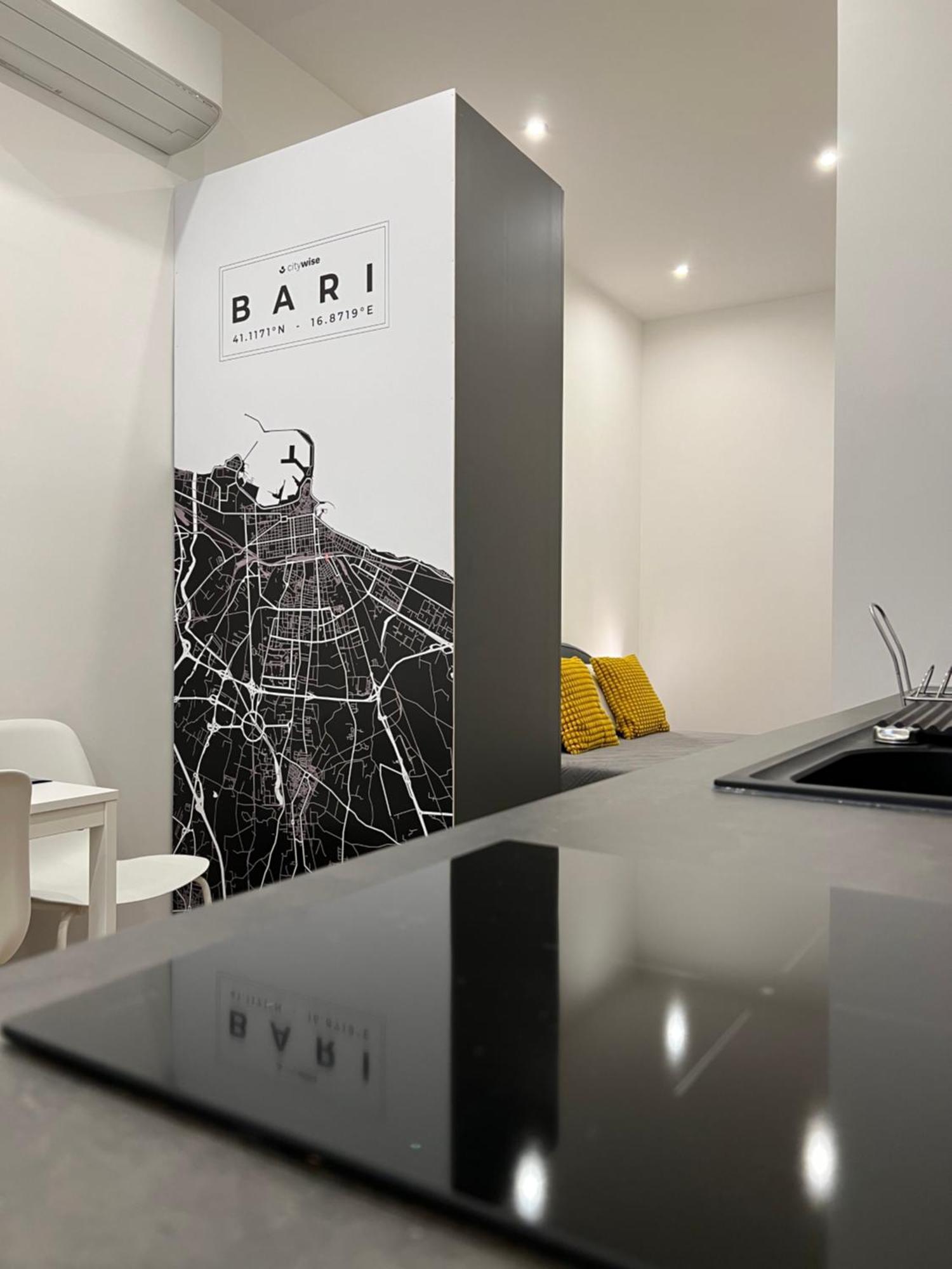 Citywise Vittorio - Independent Apartment Near Bari Central Station Buitenkant foto